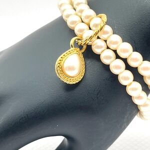 Vintage Dainty Double Strand Faux Pearl Stretch Bracelet w/ Teardrop Charm